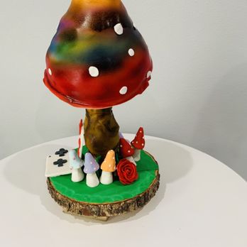 The Magic Oven - Gravity define cake - Custom Cakes Near Me The Magic Oven - Gravity define cake - Custom Cakes Near Me