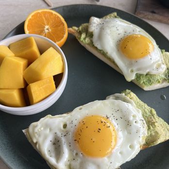 Le Frenchie Cafe - Avocado Toast - Breakfast & Brunch Near Me - Los Angeles, California
