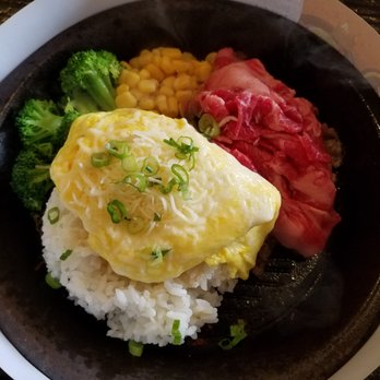 Super Pan - Cheesy Omelette Rice with Beef (with Curry sauce on the side) - Teppanyaki Near Me - San Francisco, California Super Pan - Cheesy Omelette Rice with Beef (with Curry sauce on the side) - Teppanyaki Near Me - San Francisco, California