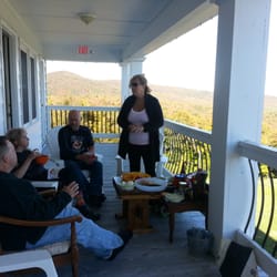 Whitcomb Summit Retreat - Who needs a restaurant? Great deck for dinner!