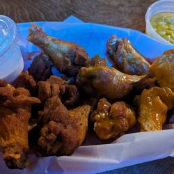 Third Coast Wings and Daiquiris - Call now (512) 285-6566 Family Owned and operated! Best place to be at! Serving the Elgin, Texas Area now!
