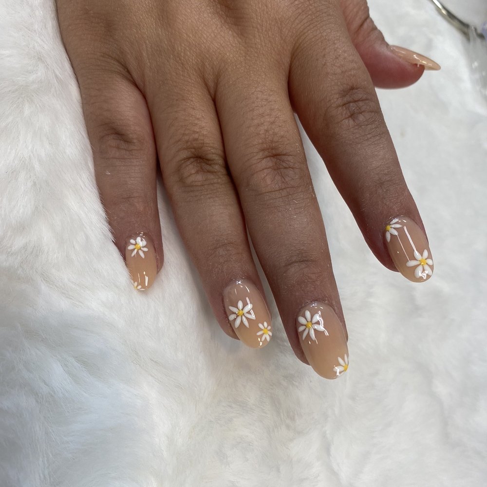 Bee Polish Nails & Spa - Full set $72 including tip - Nail Salons Near Me - Pomona, California Bee Polish Nails & Spa - Full set $72 including tip - Nail Salons Near Me - Pomona, California