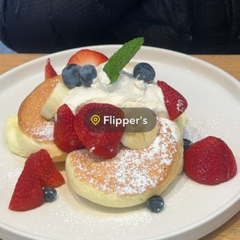 Flipper’s - Fresh fruit soufflé - Pancakes Near Me - New York, New York Flipper’s - Fresh fruit soufflé - Pancakes Near Me - New York, New York