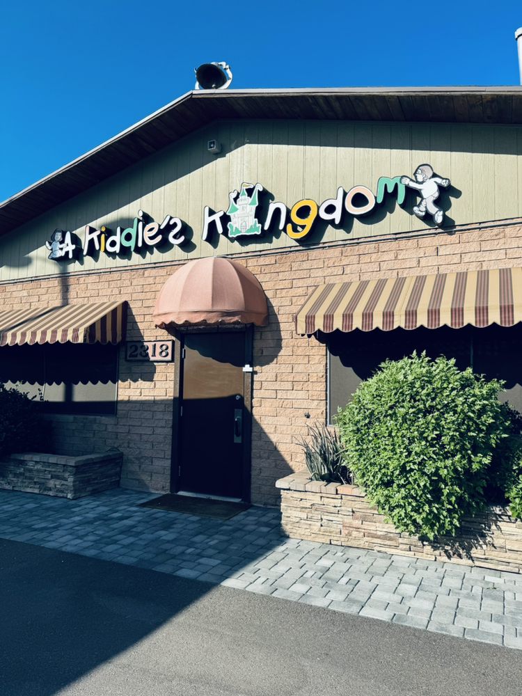 A KIDDIE’S KINGDOM Updated September 2024 2318 N 35th Ave, Phoenix