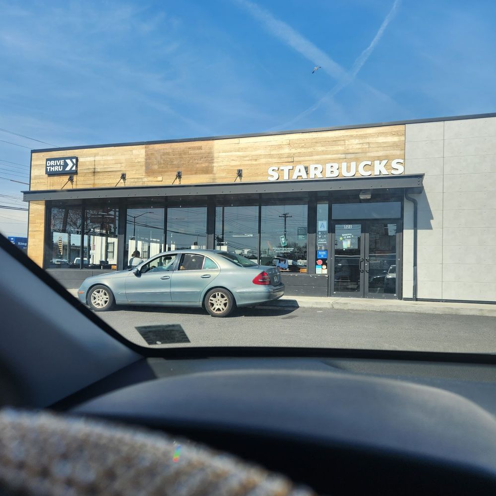 Starbucks - Coffee & Tea Near Me - Brooklyn, New York Starbucks - Coffee & Tea Near Me - Brooklyn, New York