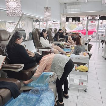 Victoria's Nails - Nail Salons Near Me - Downey, California