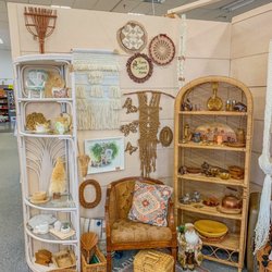 Frankfort Peddlers Mall - Boho decor