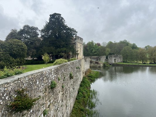 Leeds Castle by null