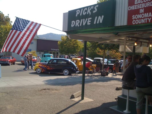 Pick's Drive-In by null