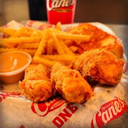 Raising Cane's Chicken Fingers - And until I'm with you, I'll carry on Three Finger Combo (w/ BOB) from #Raisingcanes