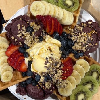 Waffle and Berry - Kireina Hana - Waffles Near Me - Honolulu, Hawaii