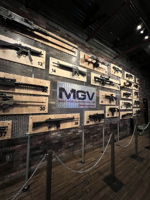 Machine Guns Vegas by null