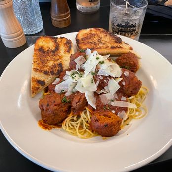 Mangia Bella - Spaghetti e Polpette - Yum! - Italian Near Me - Washington, Missouri Mangia Bella - Spaghetti e Polpette - Yum! - Italian Near Me - Washington, Missouri