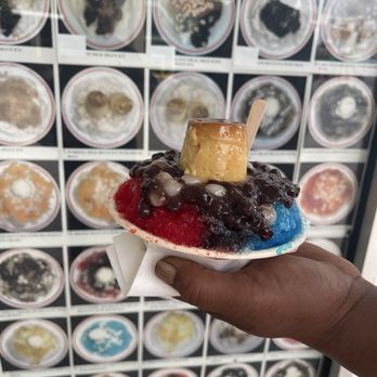 Ice Garden - Strawberry vanilla ice cream mochi balls azuki beans FLAN    !!!! - Desserts Near Me - Aiea, Hawaii