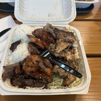Mo' Bettahs - Ekolu - 3 Choice Ekolu - Steak Chicken Chicken Rice Macaroni Salad - Scoop - Hawaiian Near Me - Gilbert, Arizona Mo' Bettahs - Ekolu - 3 Choice Ekolu - Steak Chicken Chicken Rice Macaroni Salad - Scoop - Hawaiian Near Me - Gilbert, Arizona