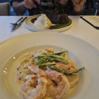 Luce Secondo - I've had the Gamberi E Crema Al Limone twice, I LOVE it! You can definitely taste the citrus. - Italian Near Me - Chesapeake, Virginia