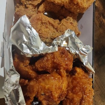 bb.q Chicken LA K-Town - Combo chicken with soy garlic - Korean Near Me - Los Angeles, California