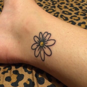 Mainline Ink - simple daisy - Tattoo Near Me - Webster, Texas Mainline Ink - simple daisy - Tattoo Near Me - Webster, Texas