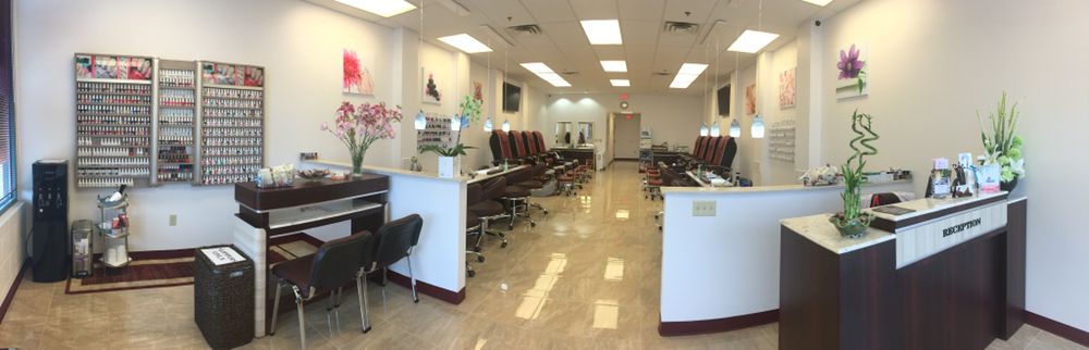 Passion 4 Nails & Spa Logo