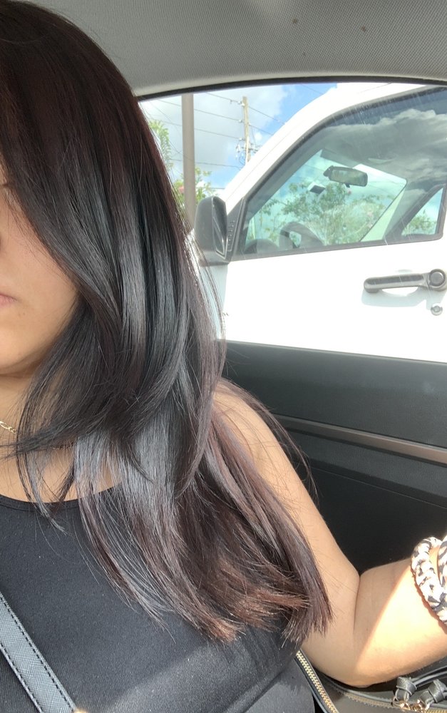 Mia Hair & Nails Image