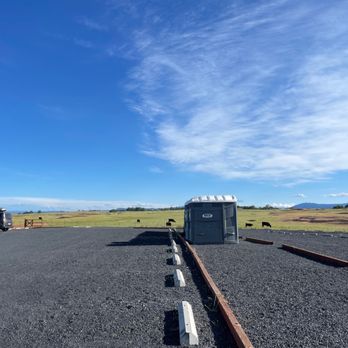 North Table Mountain - Deserted parking lot on a weekday morning after the superbloom is over - Hiking Near Me - Oroville, California