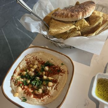 Meddys - Heaped Hummus - Mediterranean Near Me - Oklahoma City, Oklahoma