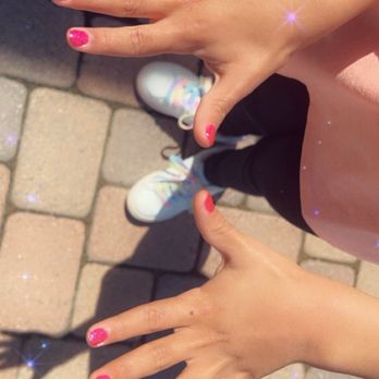 Cosmo Spa - Daughter nails. Gel pink - Waxing Near Me - Corona, California