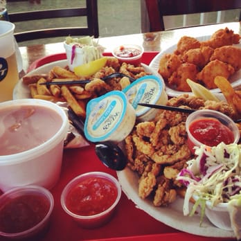 Flo's Clam Shack - Fried clam platters, clamcakes & Manhattan clam chowder - so good! - Seafood Near Me - Middletown, Rhode Island
