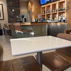 Admirals Club - A20 - Bar