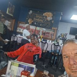 Norfleets Sports Bar And Grill - Having fun with my friends