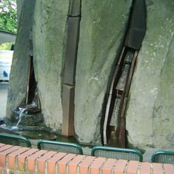 4 Flüsse Brunnen