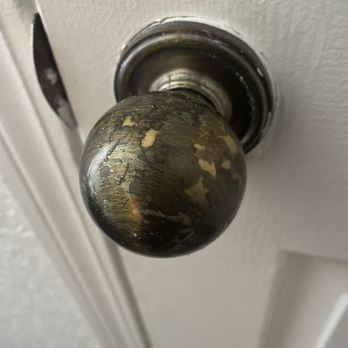 Apple Creek Apartments - They literally paint over the doorknobs - Apartments Near Me - Omaha, Nebraska Apple Creek Apartments - They literally paint over the doorknobs - Apartments Near Me - Omaha, Nebraska