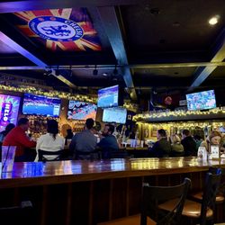 My Way Tavern - Classic sports bar atmosphere