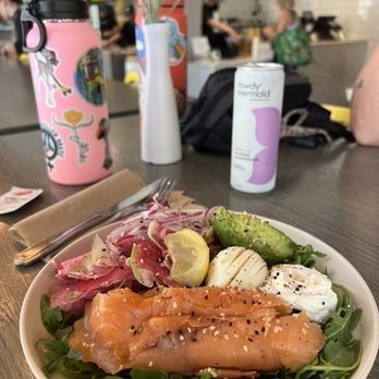 Modern Market Eatery - Keto Smoked Salmon Bowl and Rowdy Mermaid Alpine Lavender Kombucha - Breakfast & Brunch Near Me - Denver, Colorado