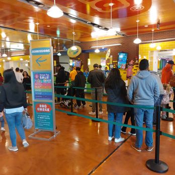 Crayola Experience - Line to get in - Amusement Parks Near Me - Easton, Pennsylvania