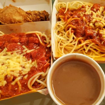 Jollibee - Spaghetti with chicken and gravy - Fast Food Near Me - Los Angeles, California Jollibee - Spaghetti with chicken and gravy - Fast Food Near Me - Los Angeles, California
