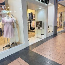 Torrid - Entrance
