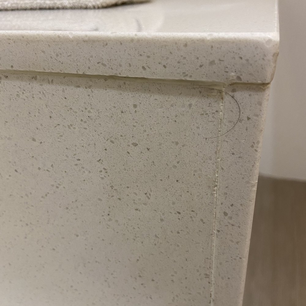 Rodeway Inn - Someone's hair in the shower - Hotels Near Me - Barstow, California