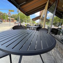 Grand Traverse Pie Company - Outside dining