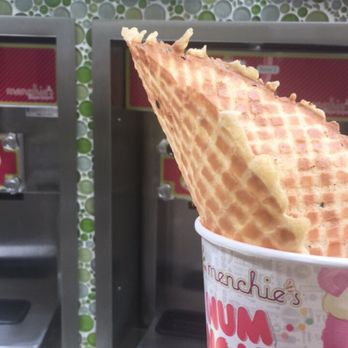 Menchie's Frozen Yogurt - Dulce De Leche is my favorite! - Ice Cream & Frozen Yogurt Near Me - Berkeley, California