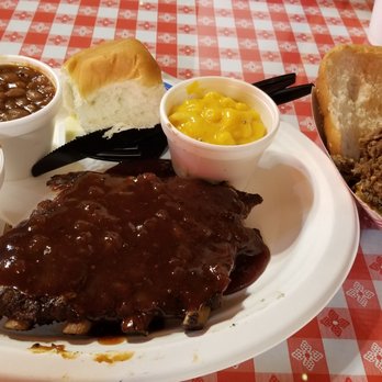 Smoky Jon's #1 BBQ - Ribs, chopped brisket sandwich with baked beans and mac-n-cheese. - Barbeque Near Me - Madison, Wisconsin Smoky Jon's #1 BBQ - Ribs, chopped brisket sandwich with baked beans and mac-n-cheese. - Barbeque Near Me - Madison, Wisconsin