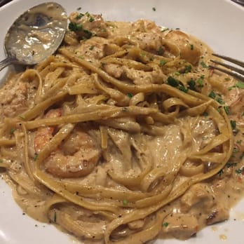 Pizza Capri - Creamy chicken and shrimp fettuccine. Yum - Pizza Near Me - Chicago, Illinois