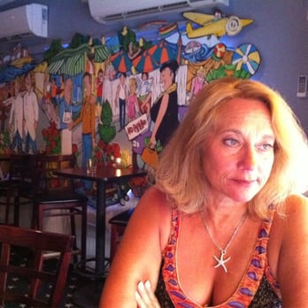 The Front Porch Piano Bar & Restaurant - A Front Porch groupee - Lounges Near Me - Ogunquit, Maine