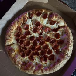 Papa Johns Pizza - the cutting