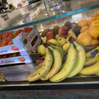 Rooster Cafè - Fresh fruit for smoothies, - Breakfast & Brunch Near Me - Florence, FI