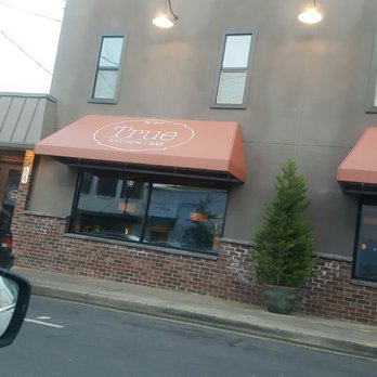 True Kitchen + Bar - New American Near Me - Roseburg, Oregon