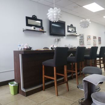 Spa-Cio - It is a nail bar! If I can grab a cocktail, it would be added touch. - Nail Salons Near Me - Miami, Florida