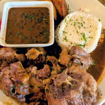 Baracoa Cuban Restaurant - Spicy Oxtails - Cuban Near Me - Palmdale, California