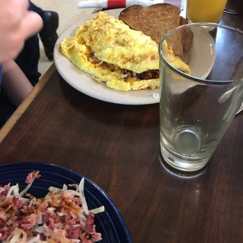 Rusty's Place - Cafes Near Me - Holyoke, Massachusetts