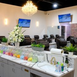 Vault Nail Bar
